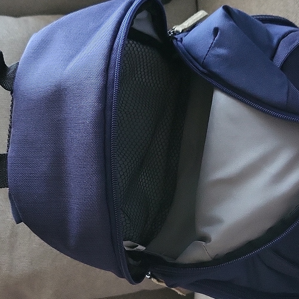 Case Logic Camera Backpack - Picture 3 of 9
